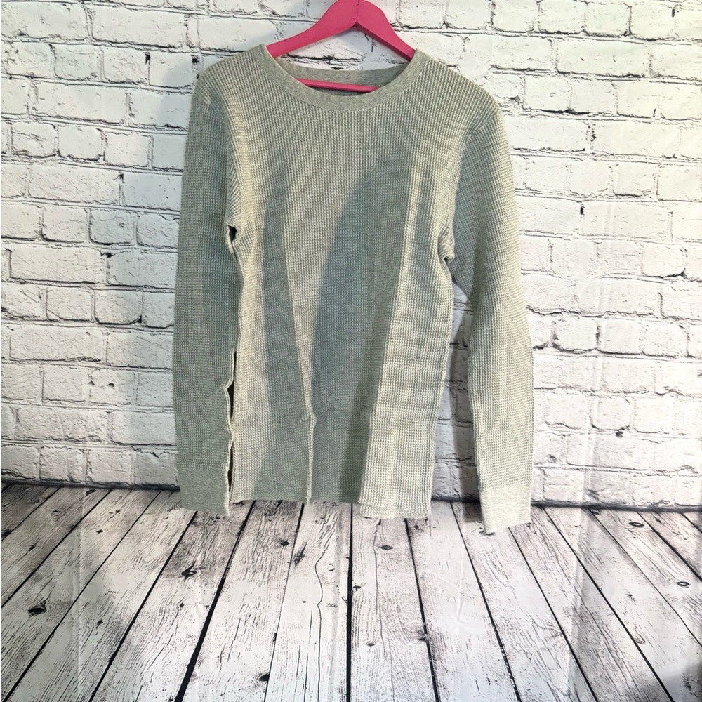 FRUIT OF THE LOOM. thermal long sleeve. Size L